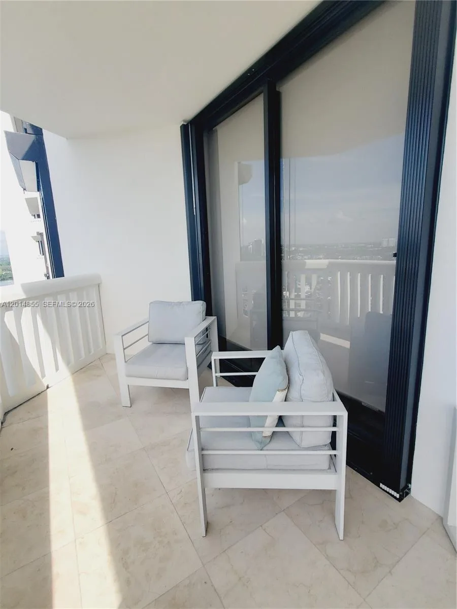 2000 Island Blvd # 2703, Aventura, FL 33160 photo 10
