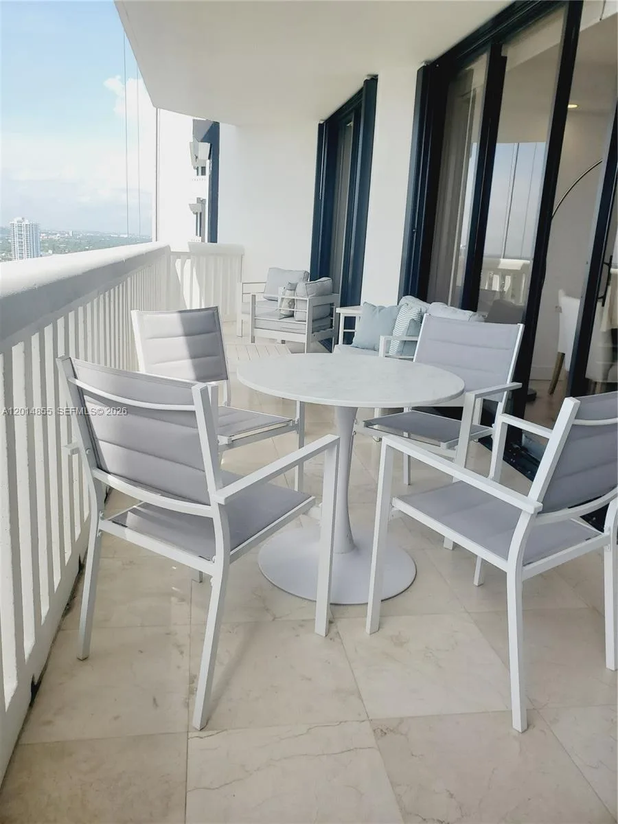 2000 Island Blvd # 2703, Aventura, FL 33160 photo 9