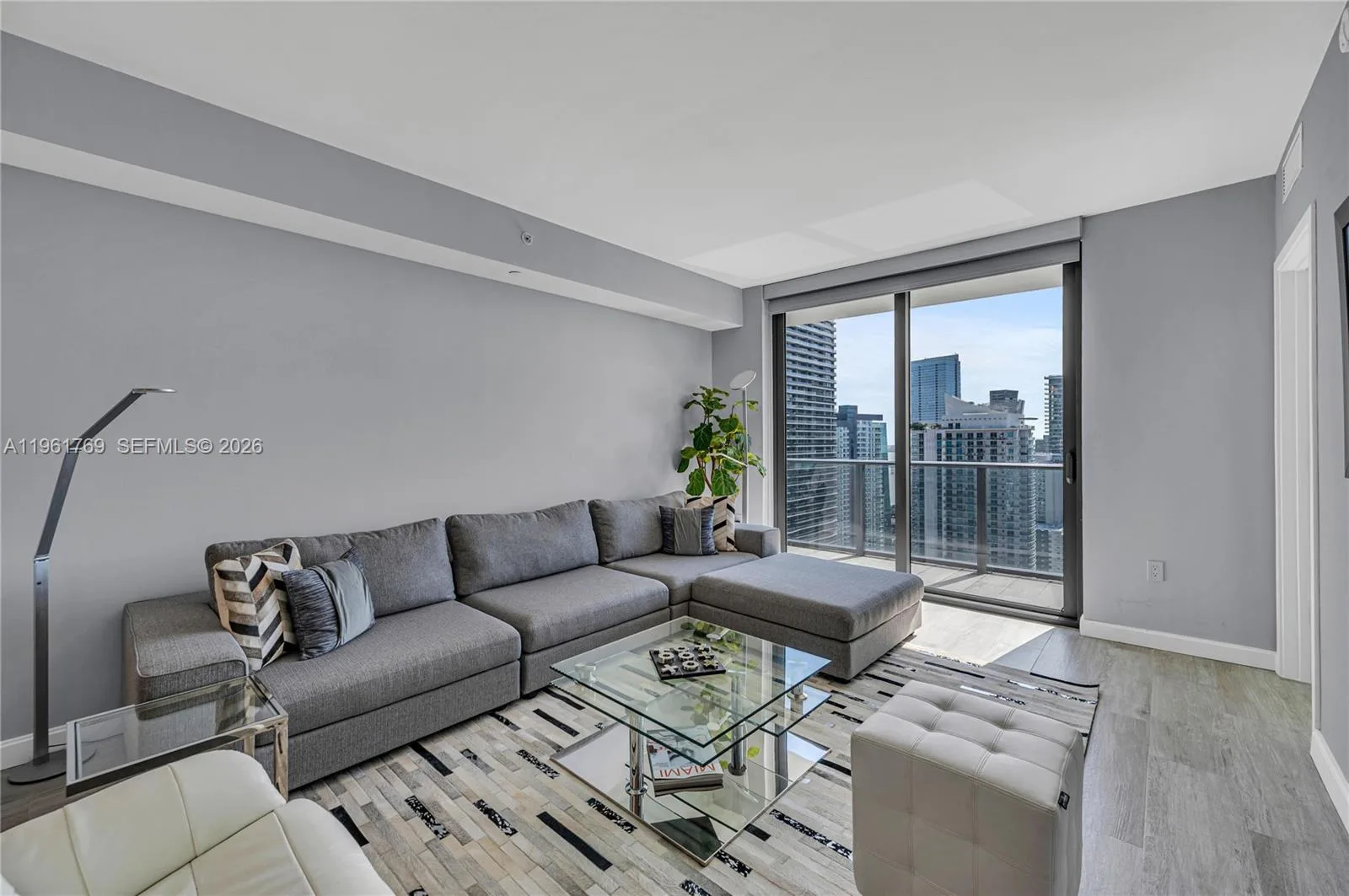 55 SW 9th St # 4004, Miami, FL 33130 photo 13