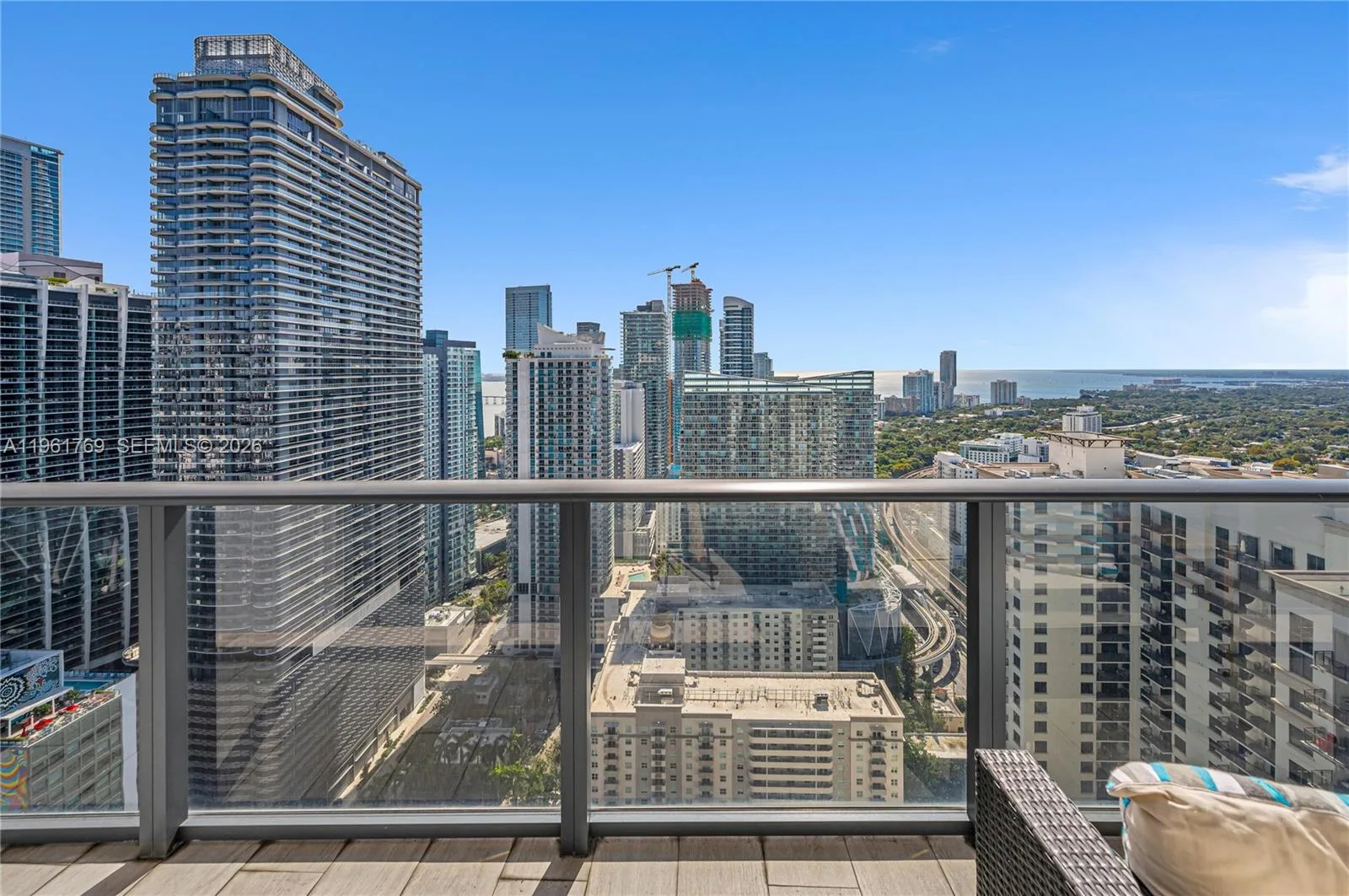 55 SW 9th St # 4004, Miami, FL 33130 photo 3