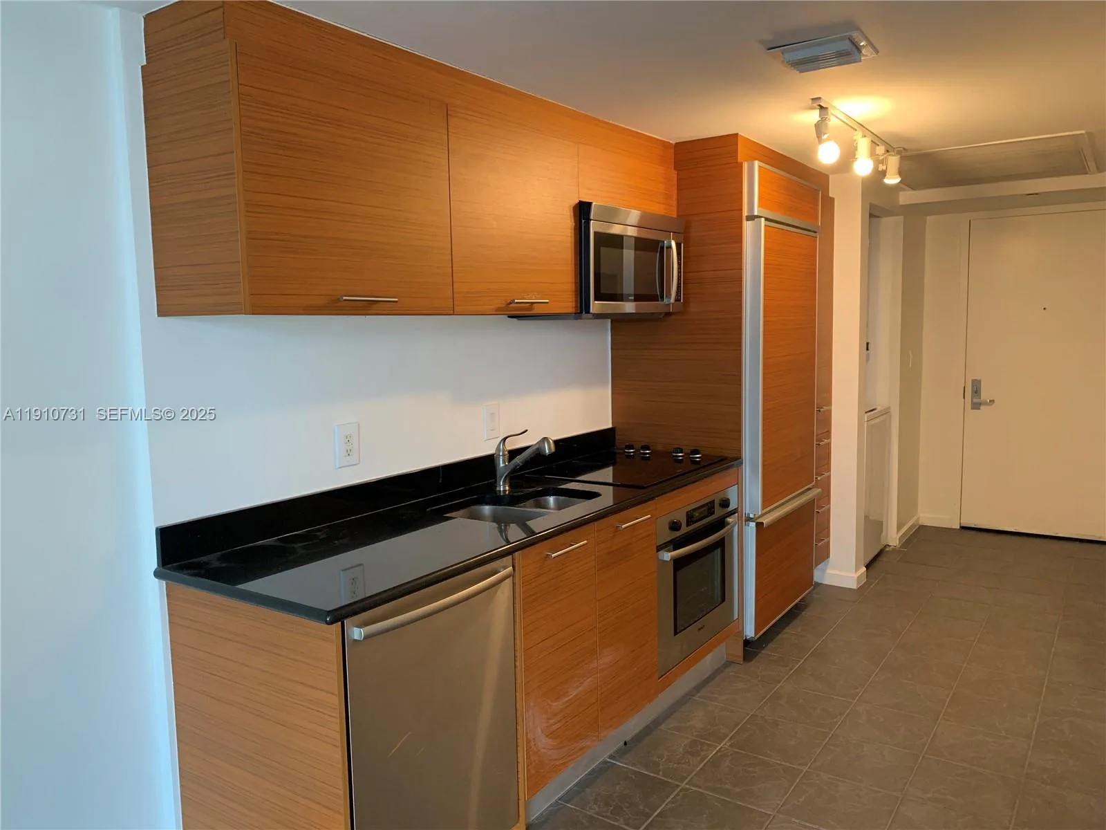 50 Biscayne Blvd # 2909, Miami, FL 33132 photo 2
