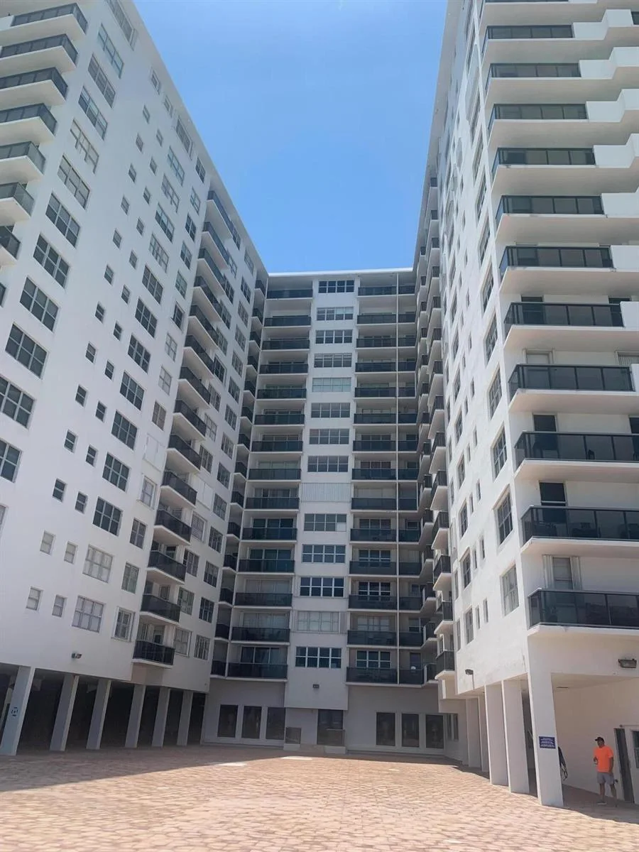 6039 COLLINS Avenue # 1722, Miami Beach, FL 33140