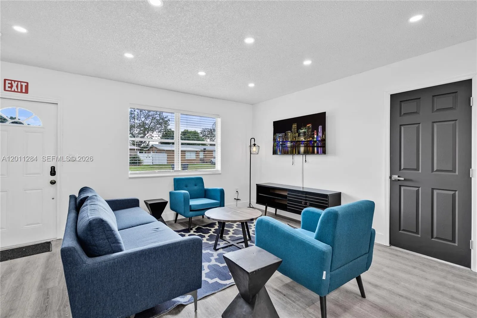 7471 Hope St, Hollywood, FL 33024 photo 3