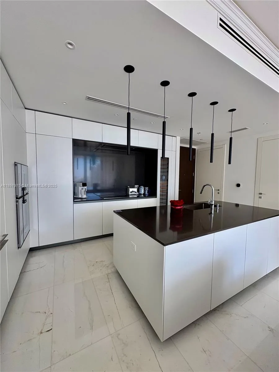 300 Biscayne Blvd Way # 2306, Miami, FL 33131 photo 8