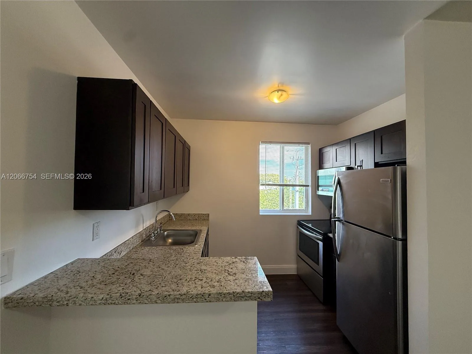 540 NW 7th St # 35, Miami, FL 33136 photo 2