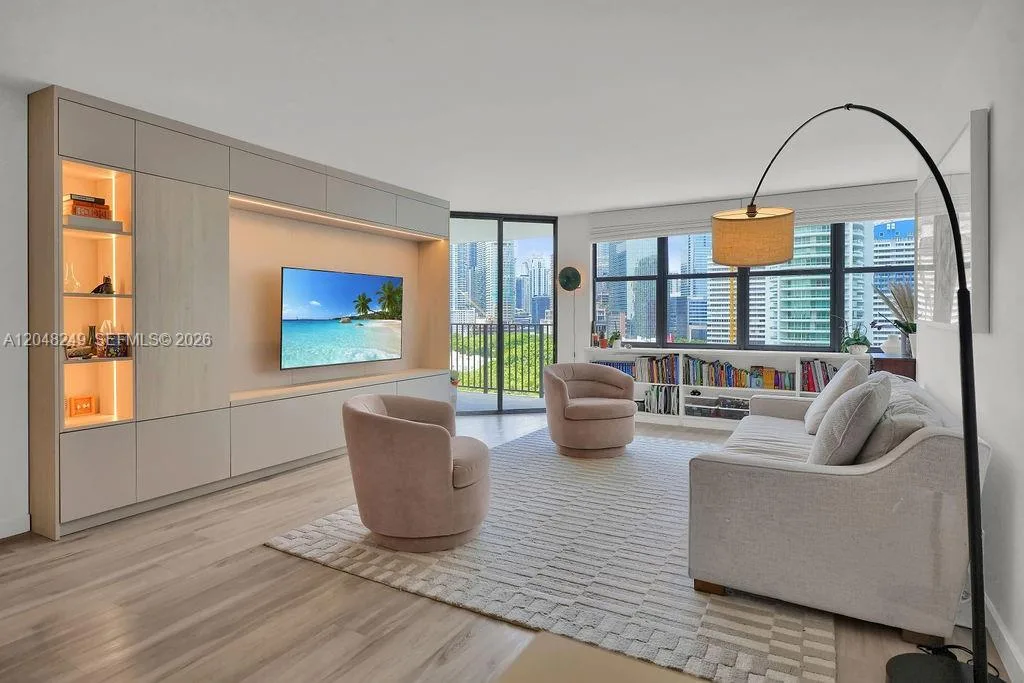 1901 Brickell Ave # B1512, Miami, FL 33129