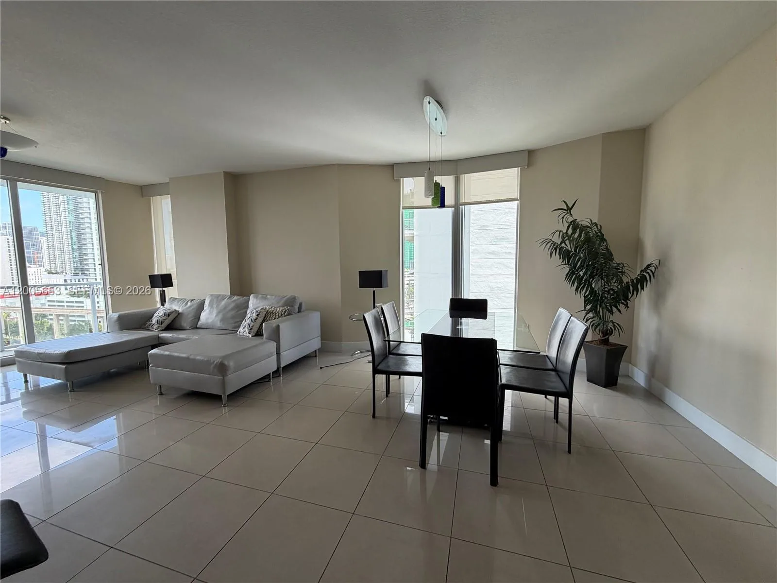 185 SW 7th St # 1511, Miami, FL 33130