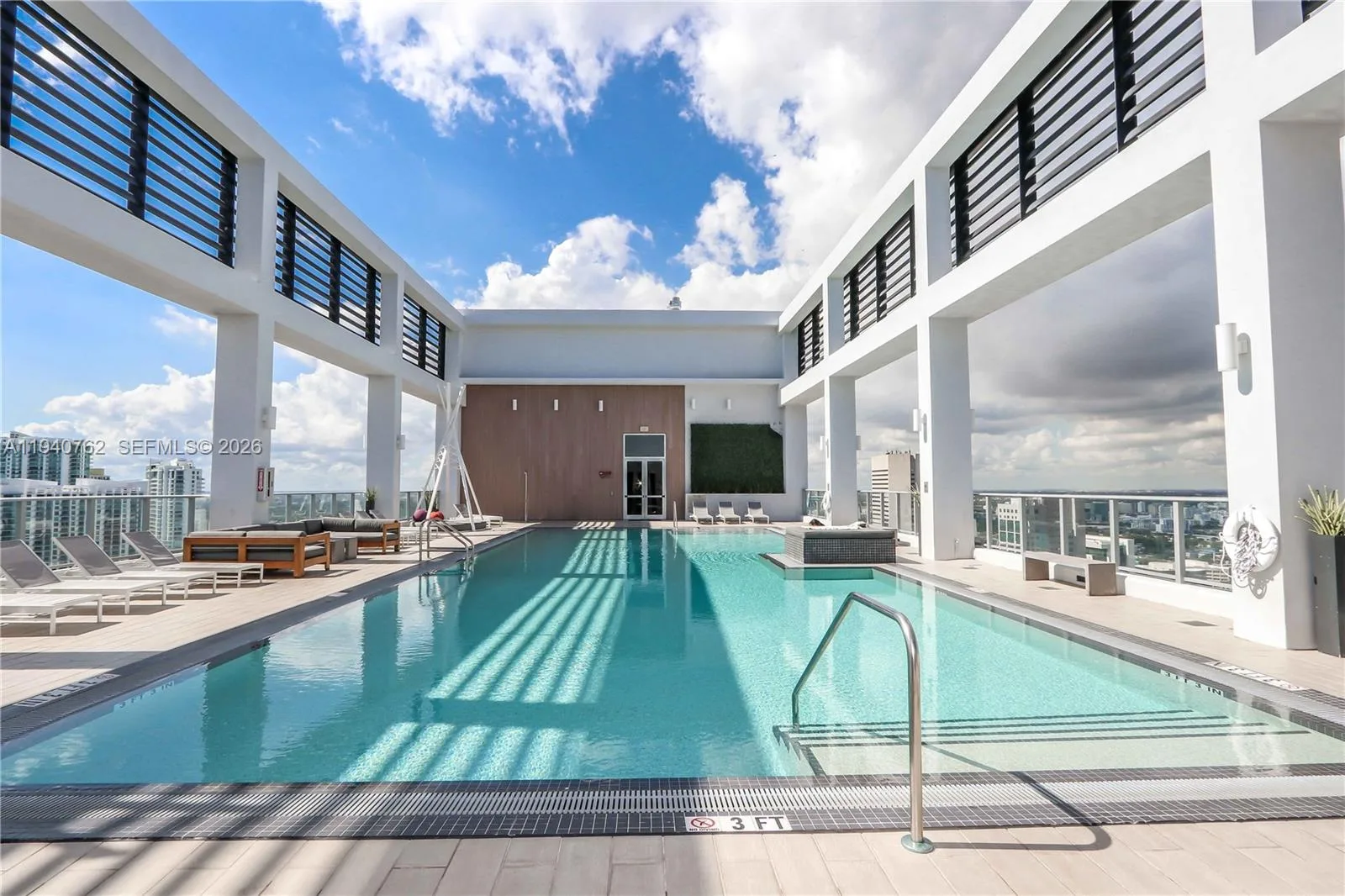 151 SE 1st St # 611, Miami, FL 33131
