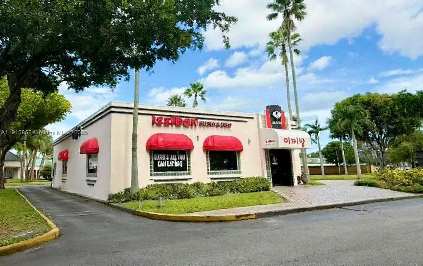7225 W OKALAND PARK BLVD, Lauderhill, FL 33313 photo 2