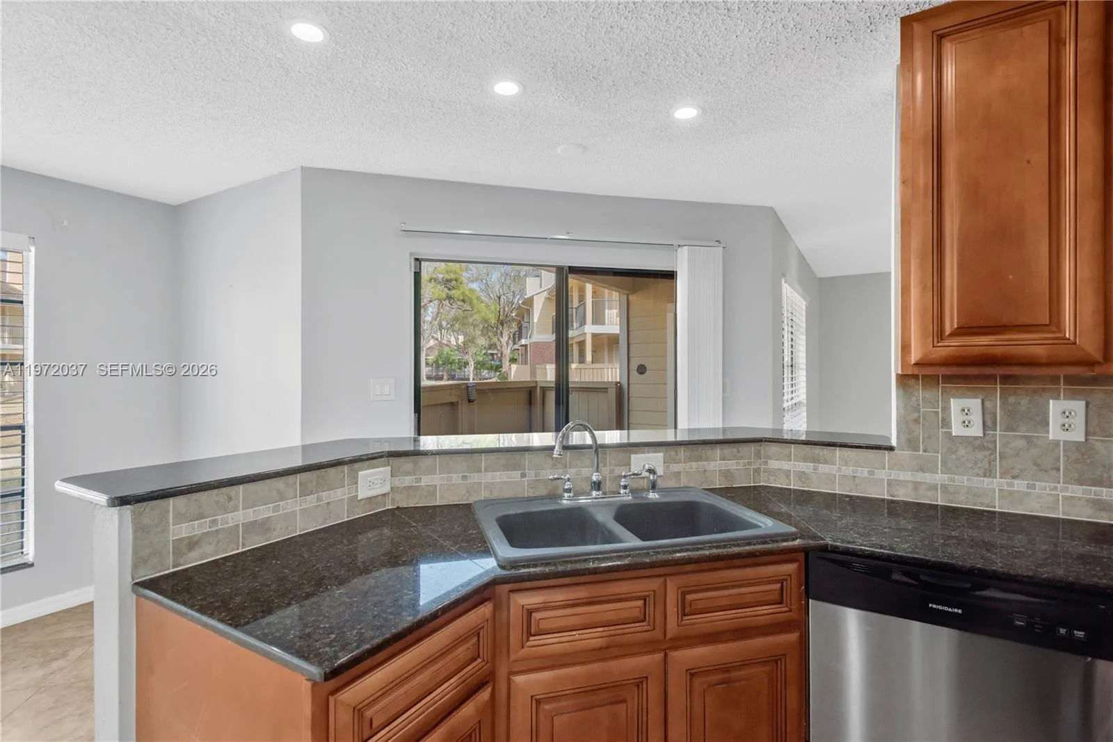 8613 Mallard Reserve Dr # 102, Tampa, FL 33614