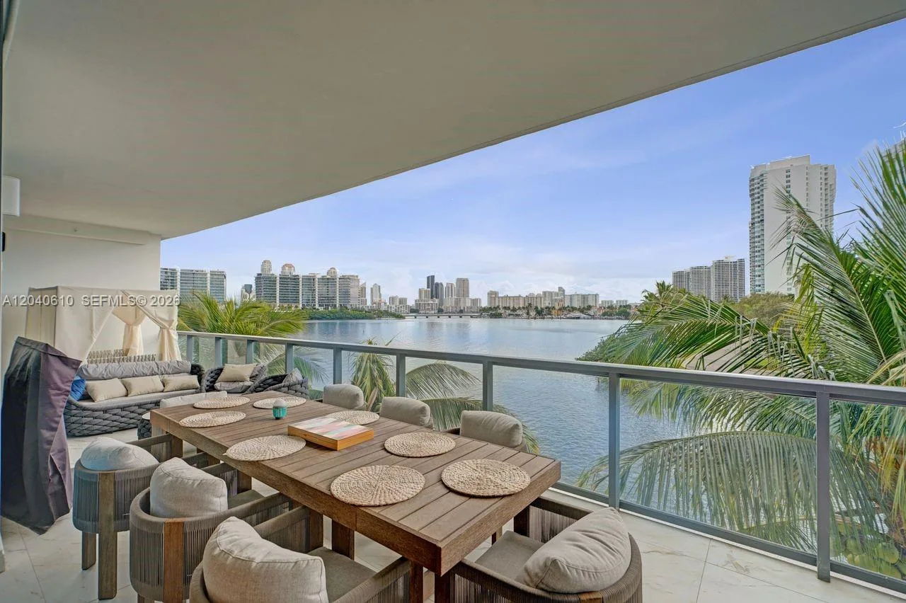 3300 NE 188th St # 210, Aventura, FL 33180