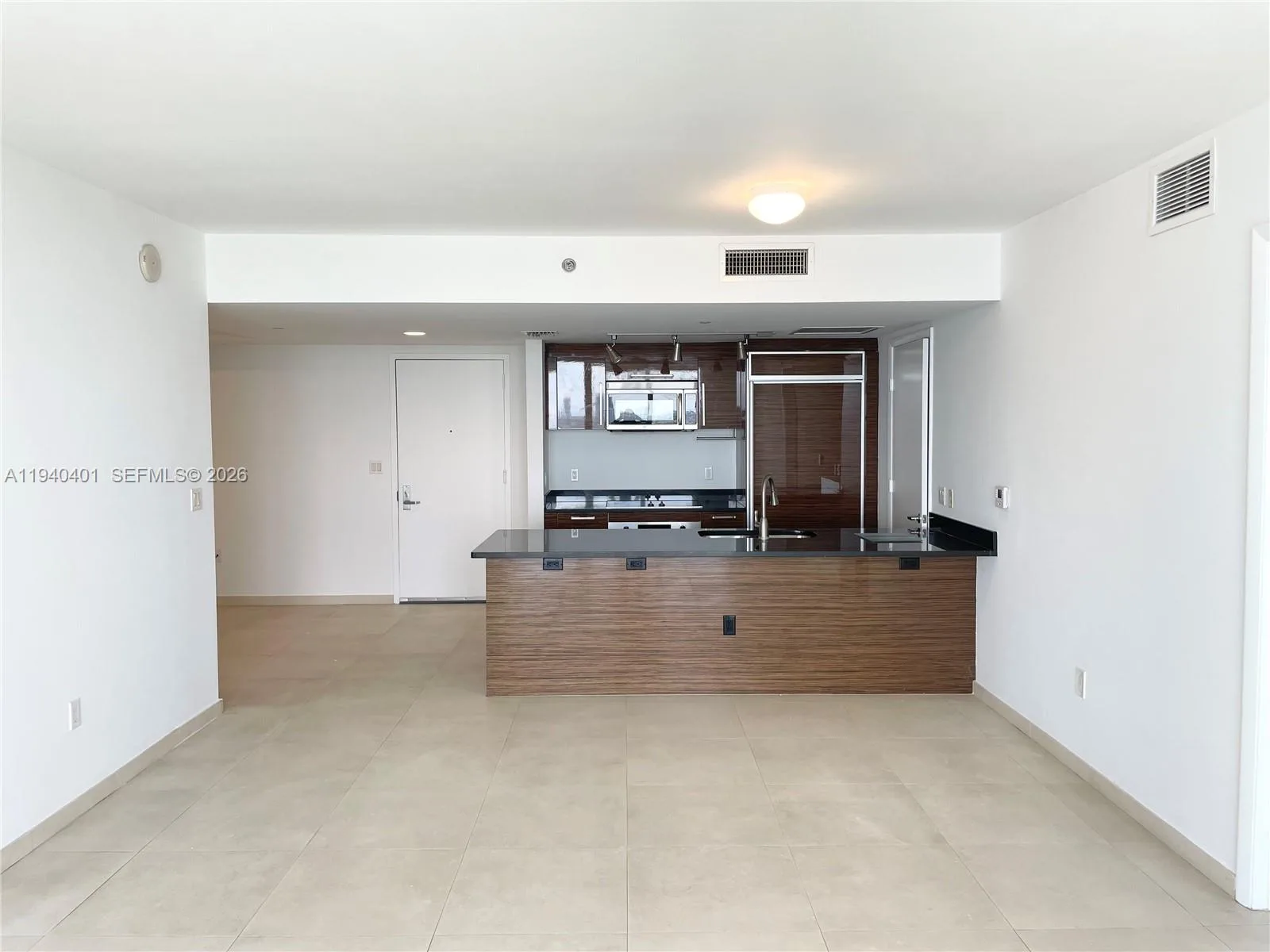 50 Biscayne Blvd # 2008, Miami, FL 33132 photo 3