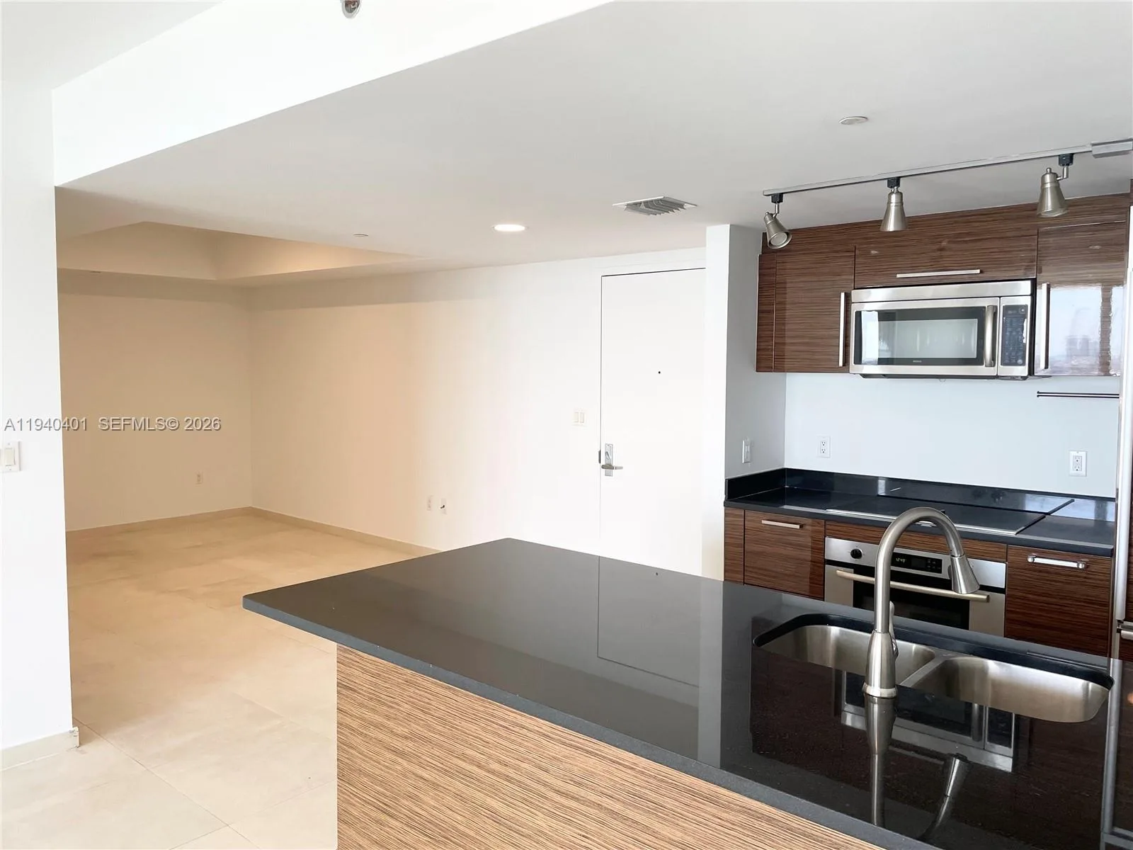 50 Biscayne Blvd # 2008, Miami, FL 33132 photo 6