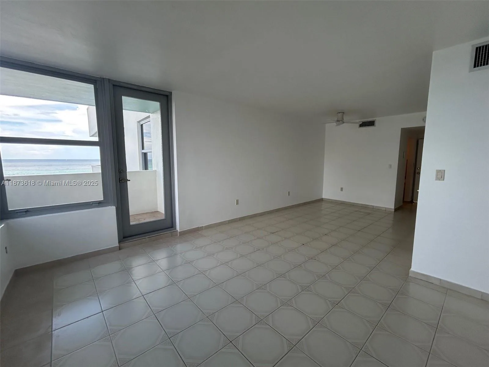 2899 Collins Ave # 1121, Miami Beach, FL 33140 photo 12