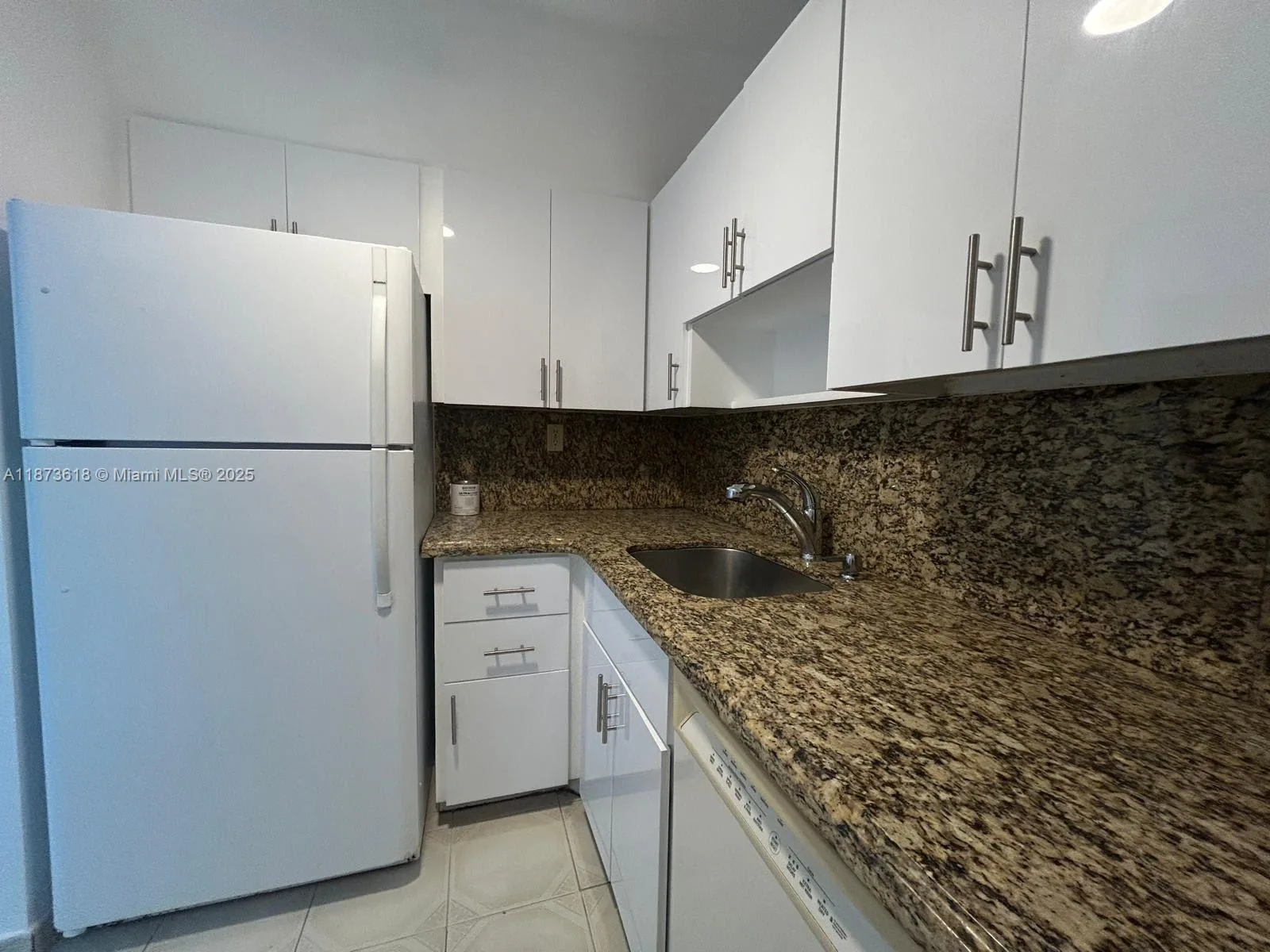 2899 Collins Ave # 1121, Miami Beach, FL 33140 photo 4