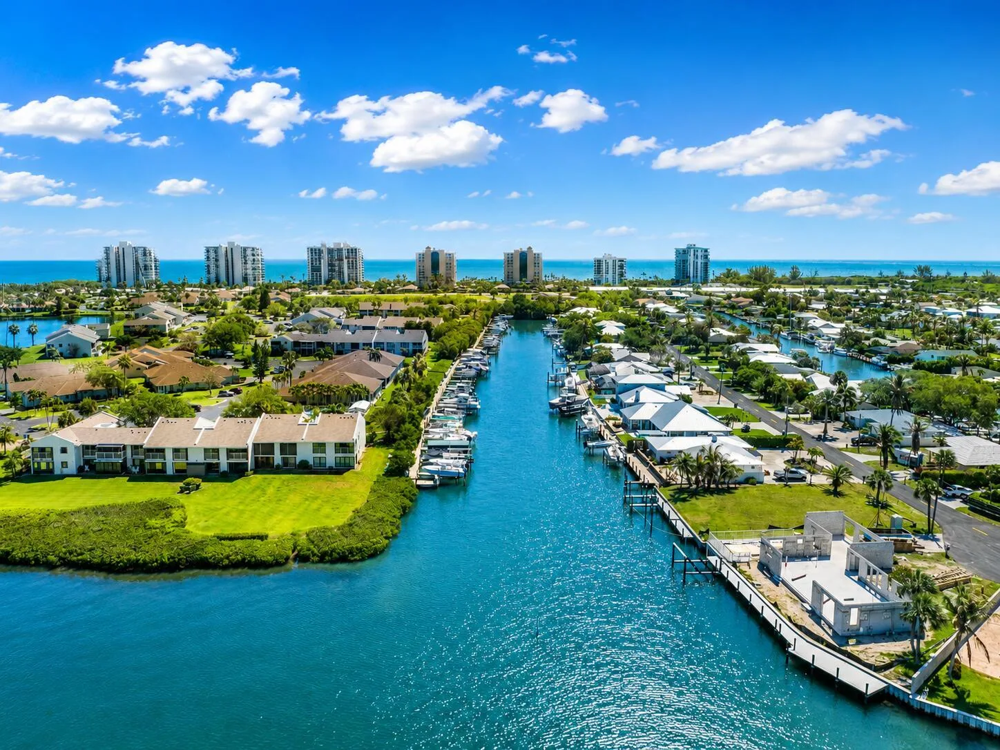3209 S LAKEVIEW Circle # 8105, Hutchinson Island, FL 34949