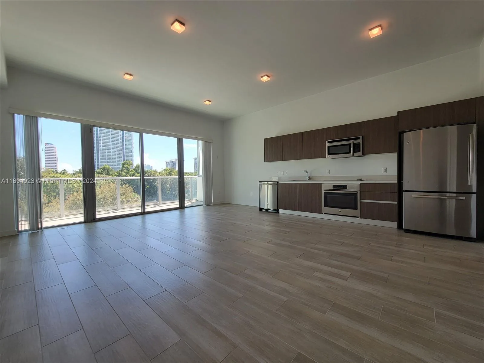 1600 SW 1 Ave # 411, Miami, FL 33129 photo 2