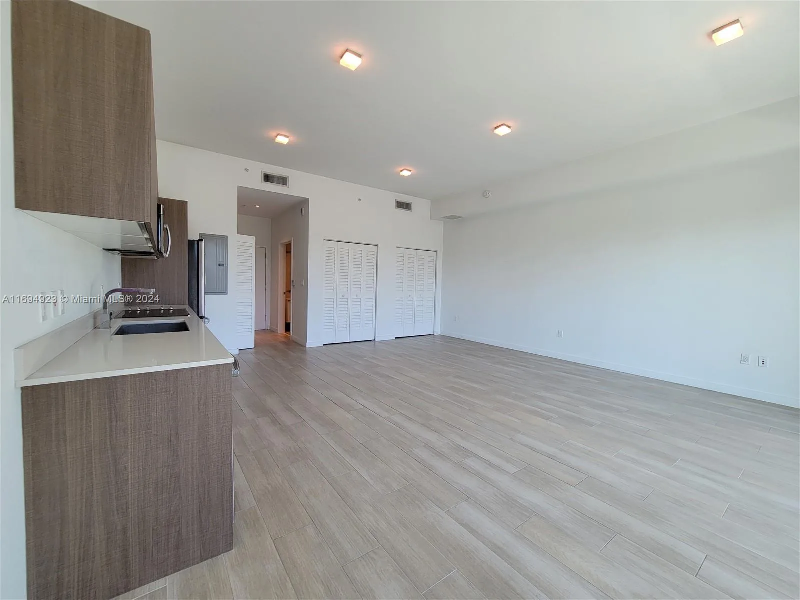 1600 SW 1 Ave # 411, Miami, FL 33129 photo 5