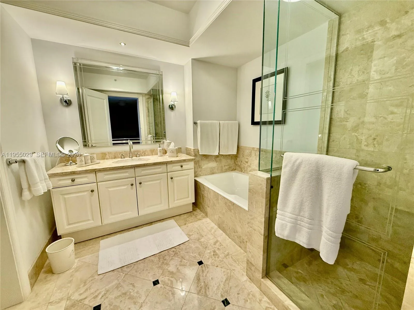1435 Brickell Ave # 3508, Miami, FL 33131 photo 5