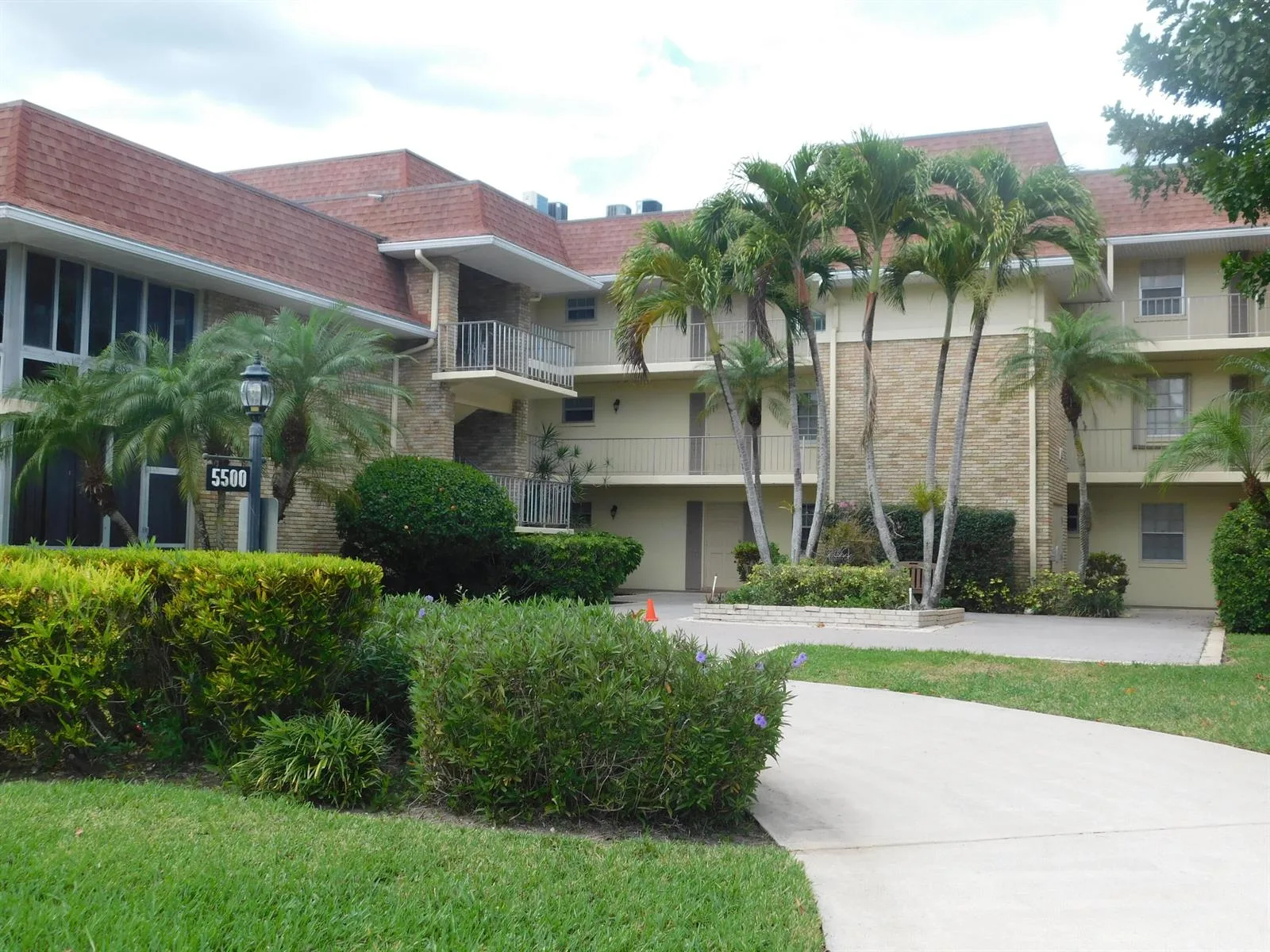 5500 Tamberlane Circle # 305, Palm Beach Gardens, FL 33418