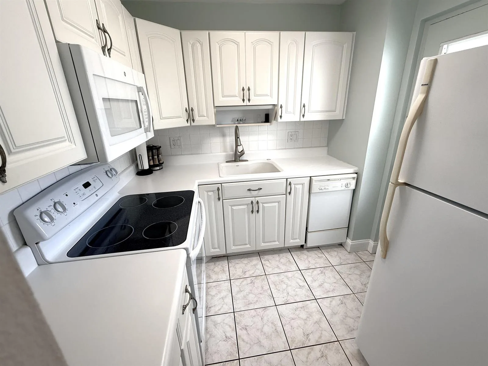 2555 NE 11TH Street # 303, Fort Lauderdale, FL 33304 photo 3