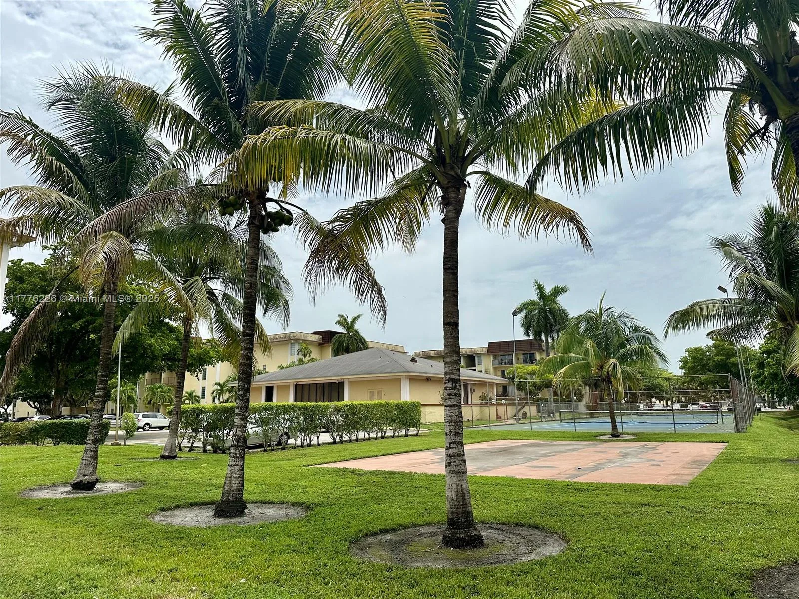 11925 NE 2nd Ave # B406, North Miami, FL 33161 photo 3