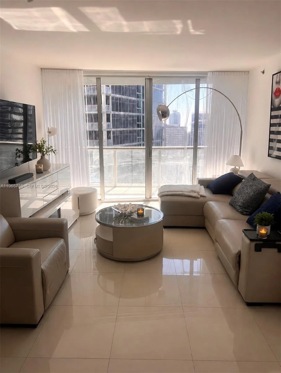 475 Brickell Ave # 3613, Miami, FL 33131