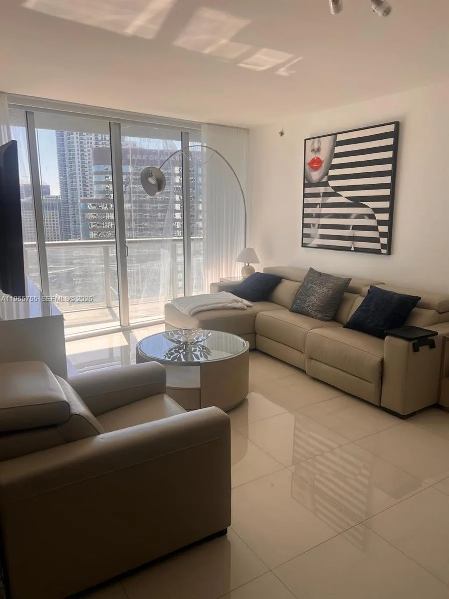 475 Brickell Ave # 3613, Miami, FL 33131 photo 2
