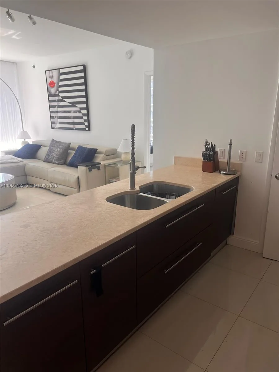 475 Brickell Ave # 3613, Miami, FL 33131 photo 4