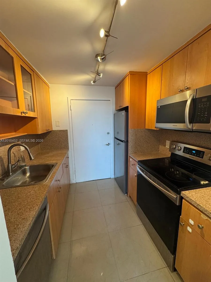2020 NE 135th St # 303, North Miami, FL 33181 photo 4