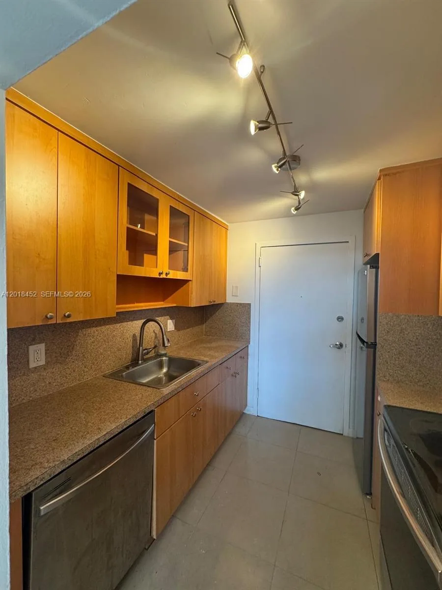 2020 NE 135th St # 303, North Miami, FL 33181 photo 5