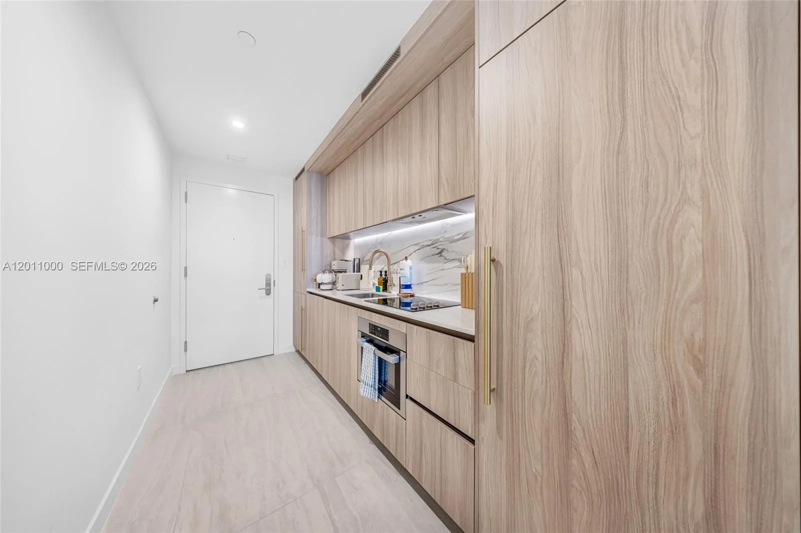 77 SE 5TH ST # 3305, Miami, FL 33131 photo 12