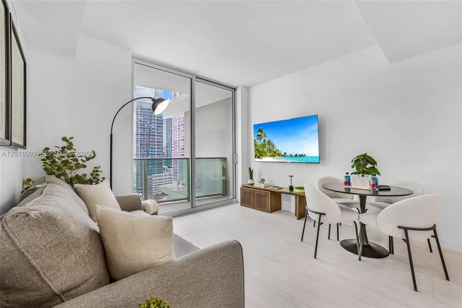 77 SE 5TH ST # 3305, Miami, FL 33131 photo 2
