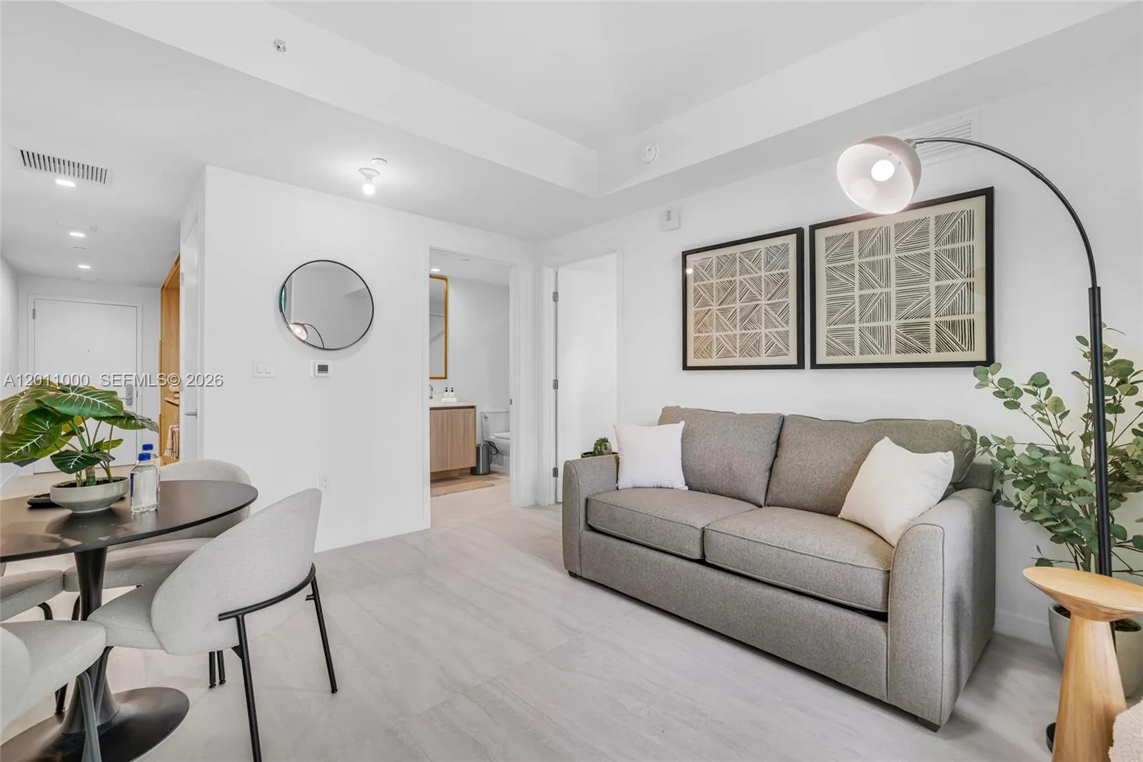 77 SE 5TH ST # 3305, Miami, FL 33131 photo 3