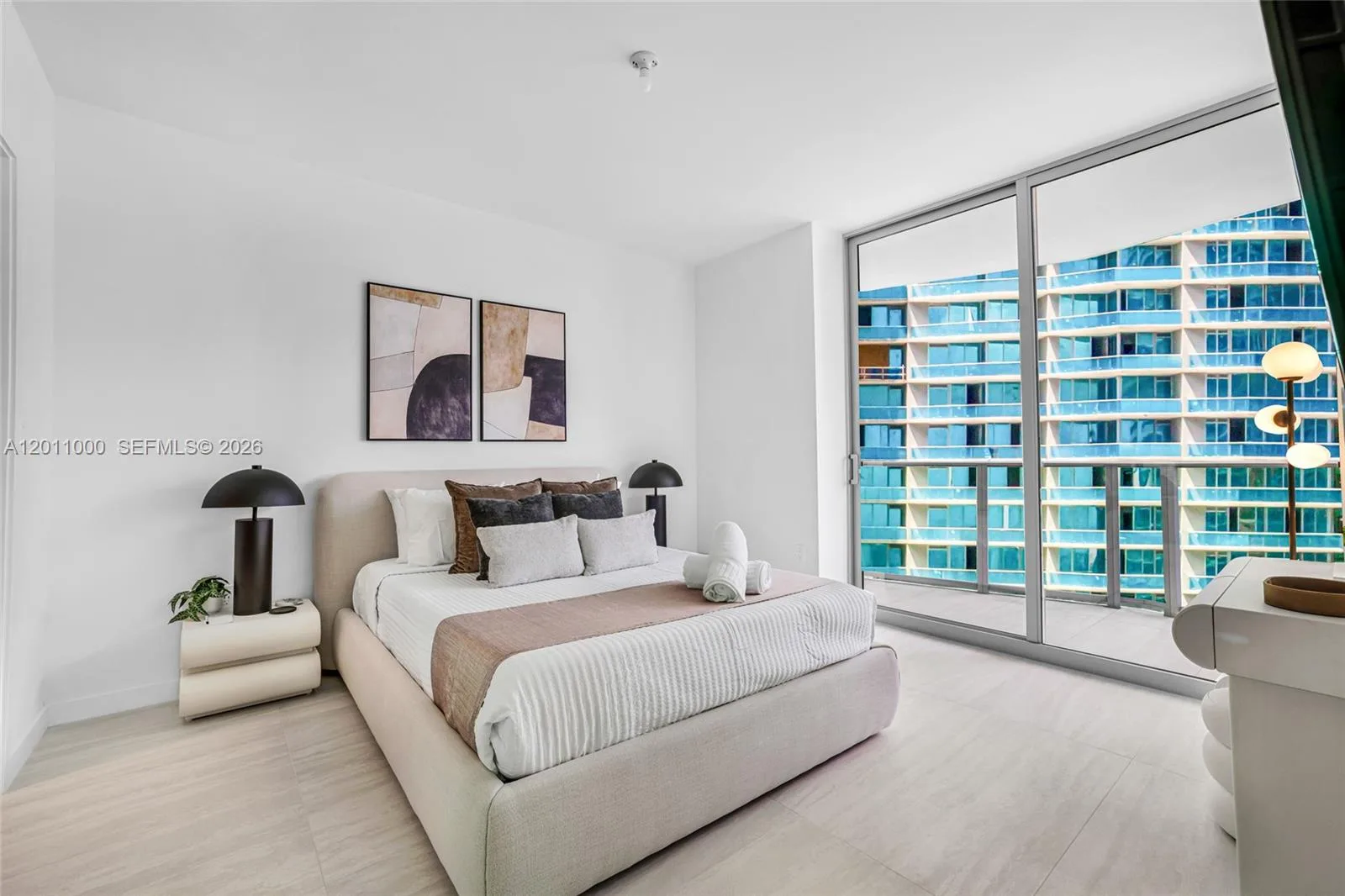 77 SE 5TH ST # 3305, Miami, FL 33131 photo 5