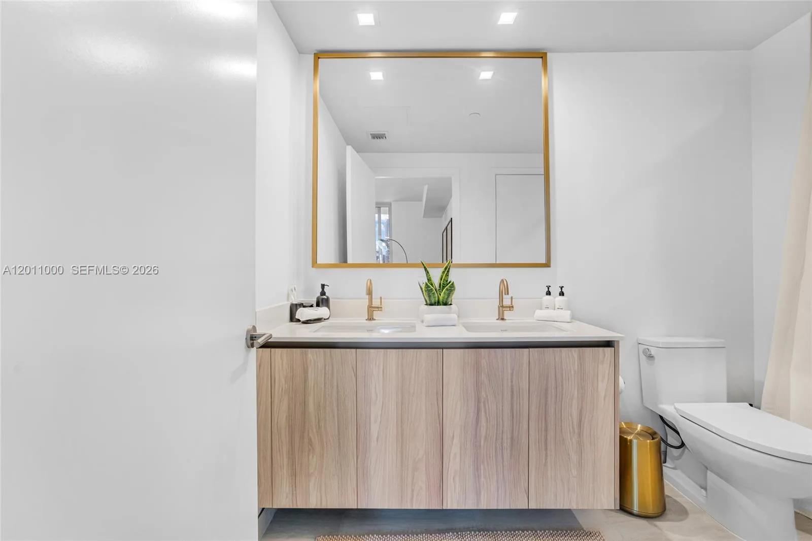 77 SE 5TH ST # 3305, Miami, FL 33131 photo 8