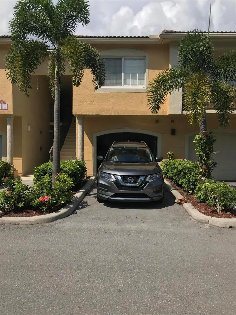 700 S Crestwood Ct Court S # 708, Royal Palm Beach, FL 33411
