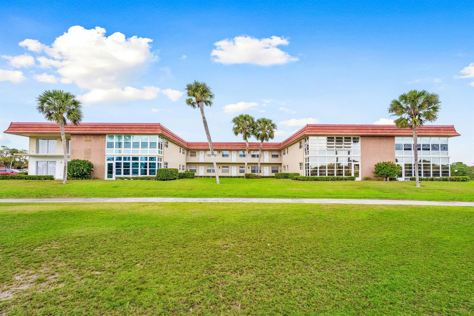 65 Woodland Drive # 106, Vero Beach, FL 32962