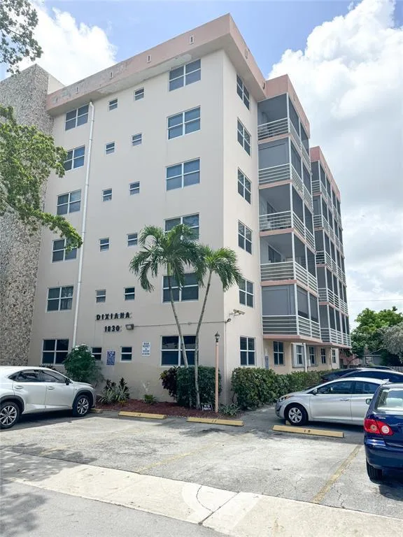 1830 Dixianna Street # 201, Hollywood, FL 33020