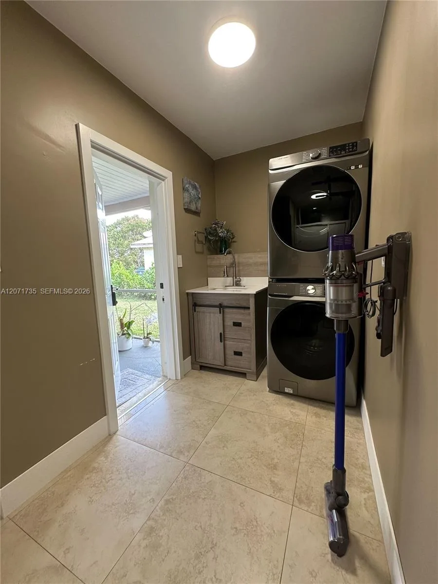 8203 NW 37th St, Coral Springs, FL 33065 photo 13