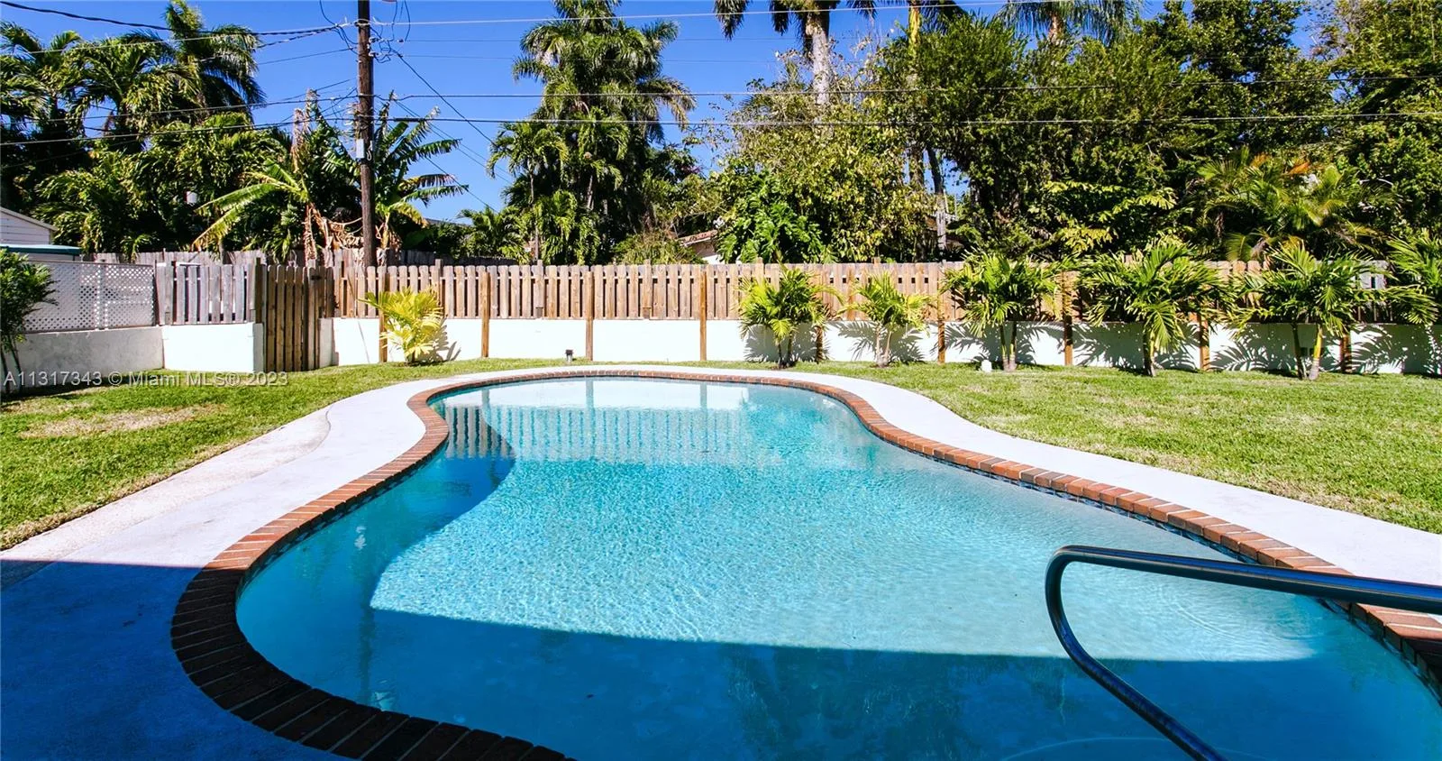 951 Washington St, Hollywood, FL 33019 photo 2