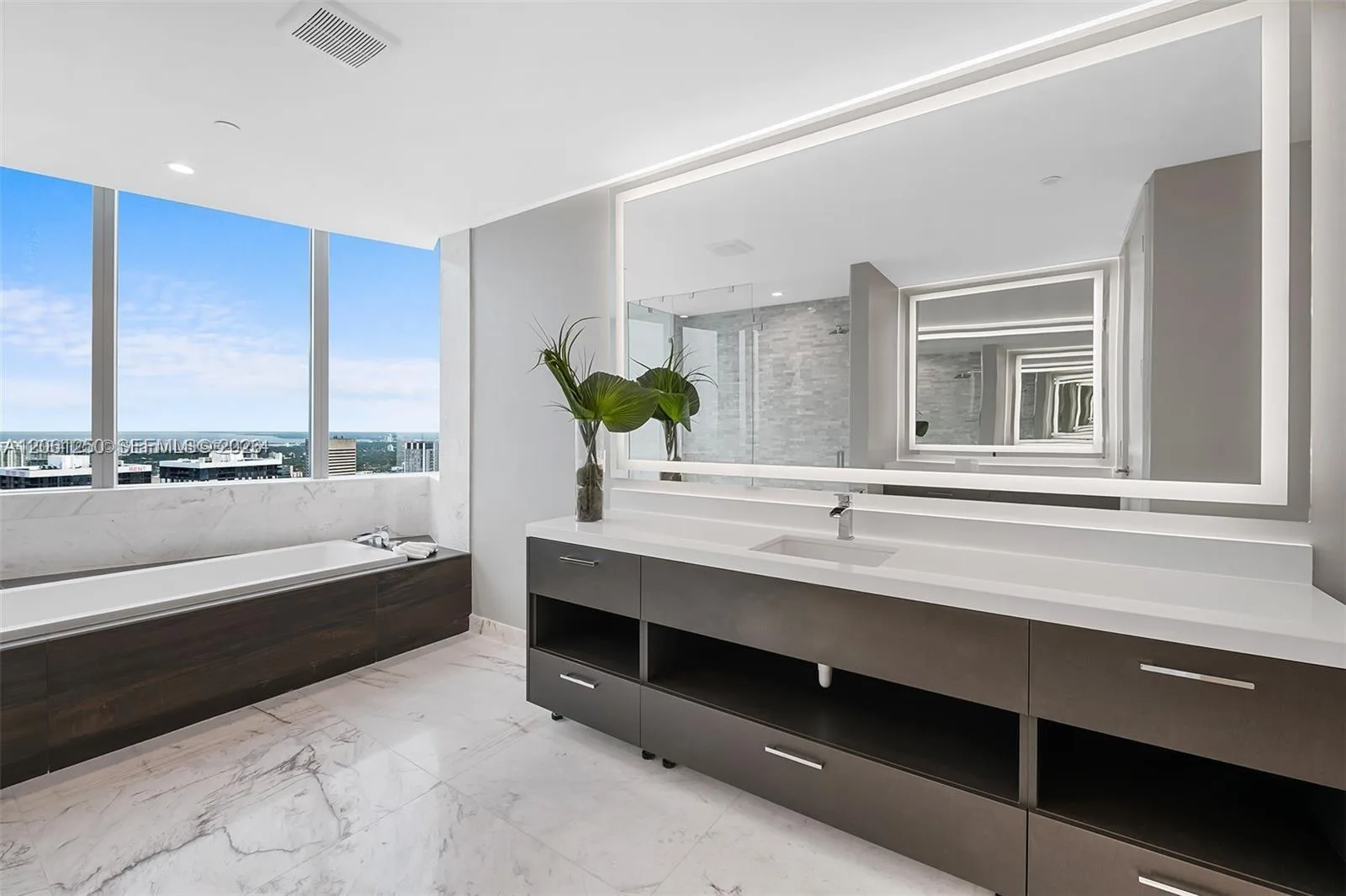 851 NE 1st Ave # PH4912, Miami, FL 33132 photo 7