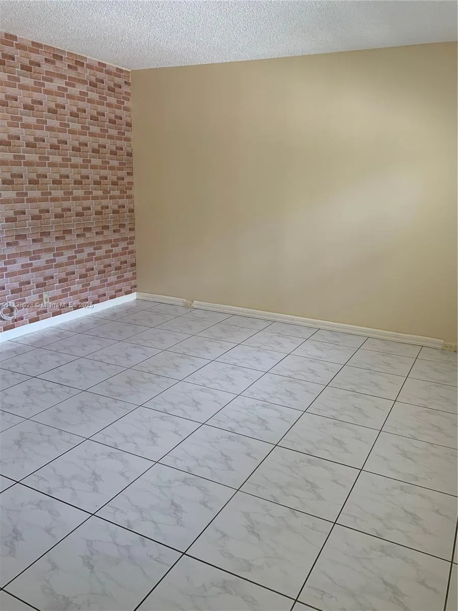 2405 Antigua Cir # H1, Coconut Creek, FL 33066 photo 2
