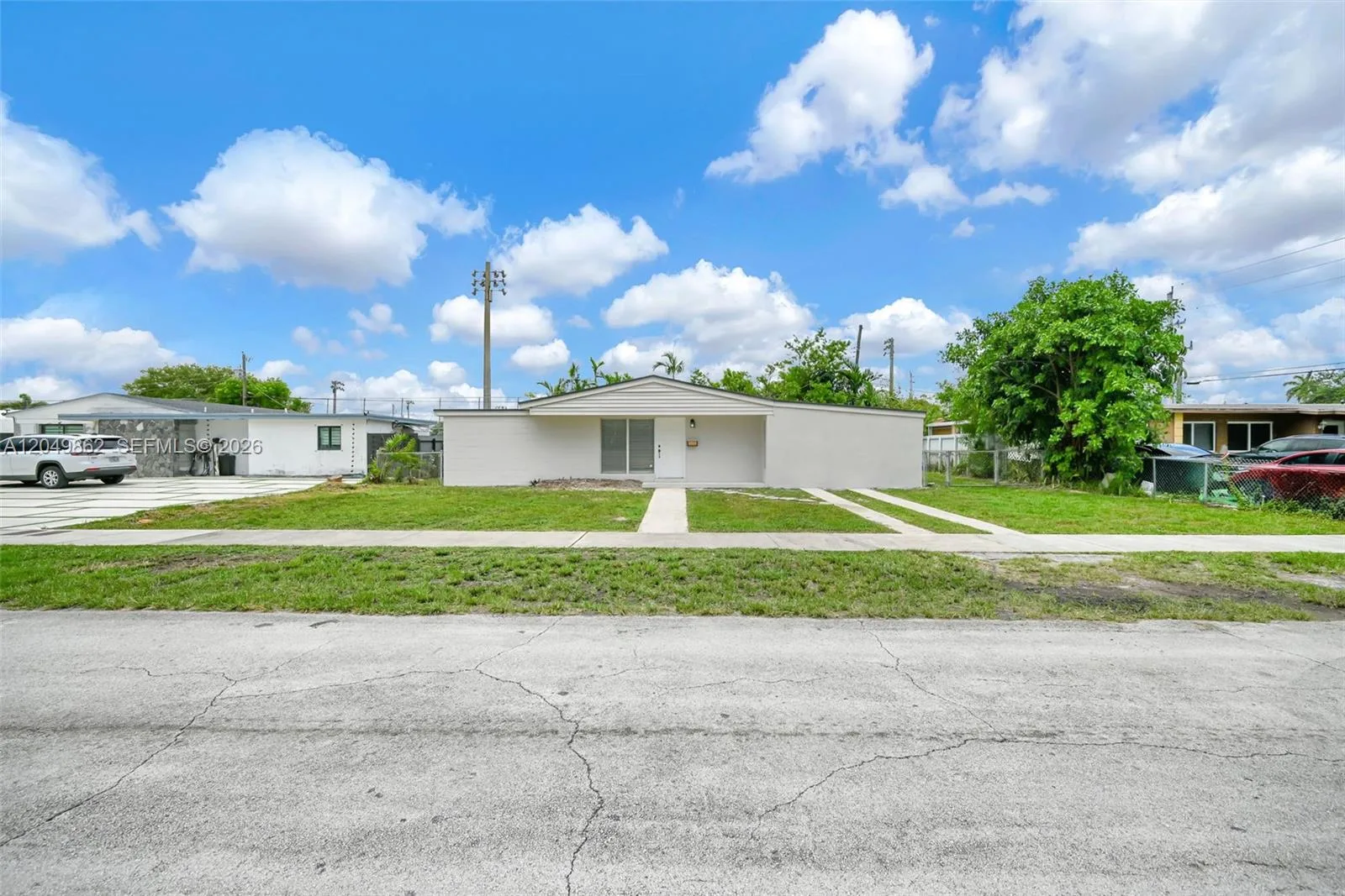 1380 W 60th Ter, Hialeah, FL 33012