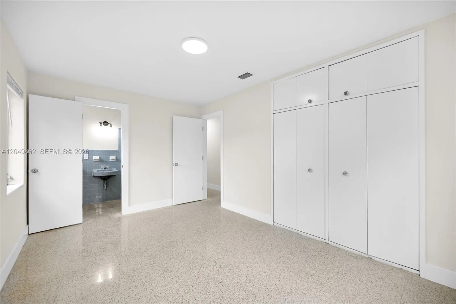 1380 W 60th Ter, Hialeah, FL 33012 photo 5