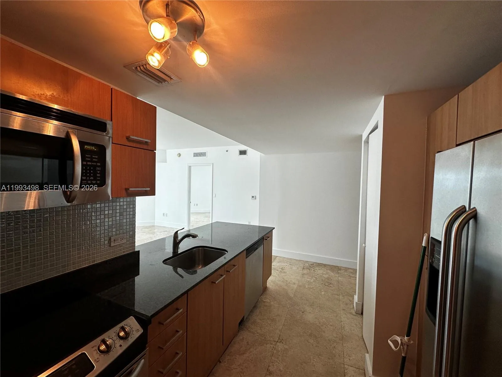 350 S Miami Ave # 1704, Miami, FL 33130 photo 2