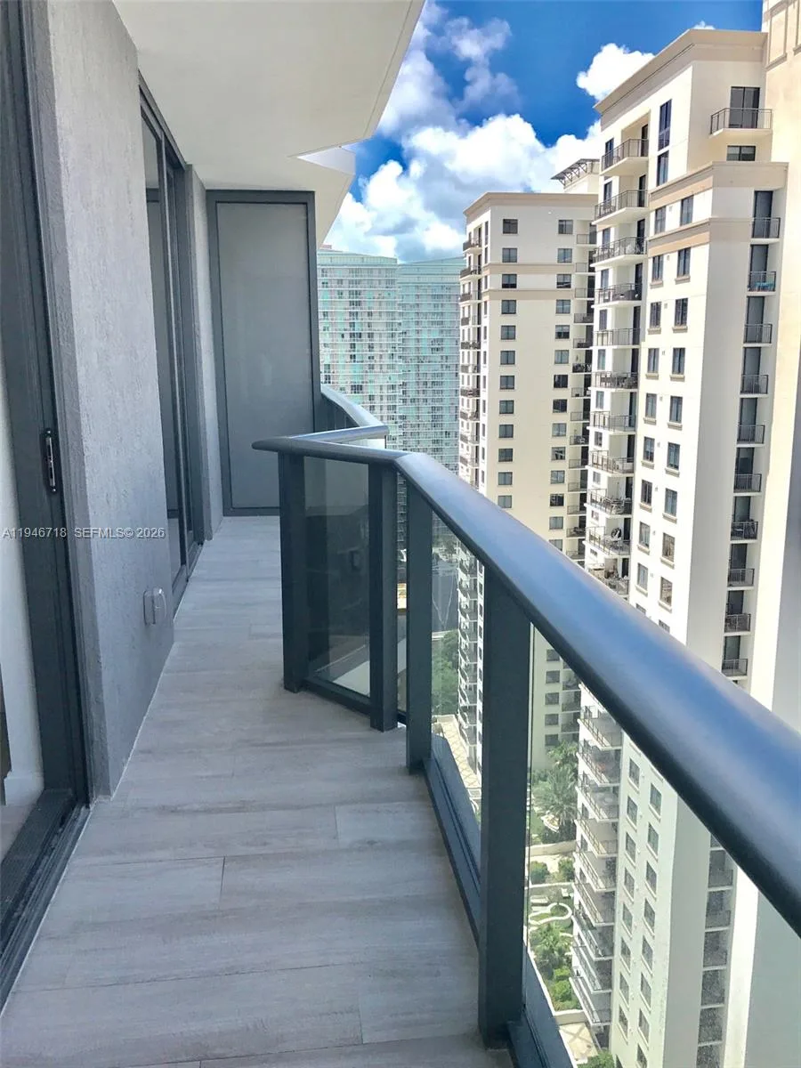 55 SW 9th St # 2807, Miami, FL 33130 photo 12