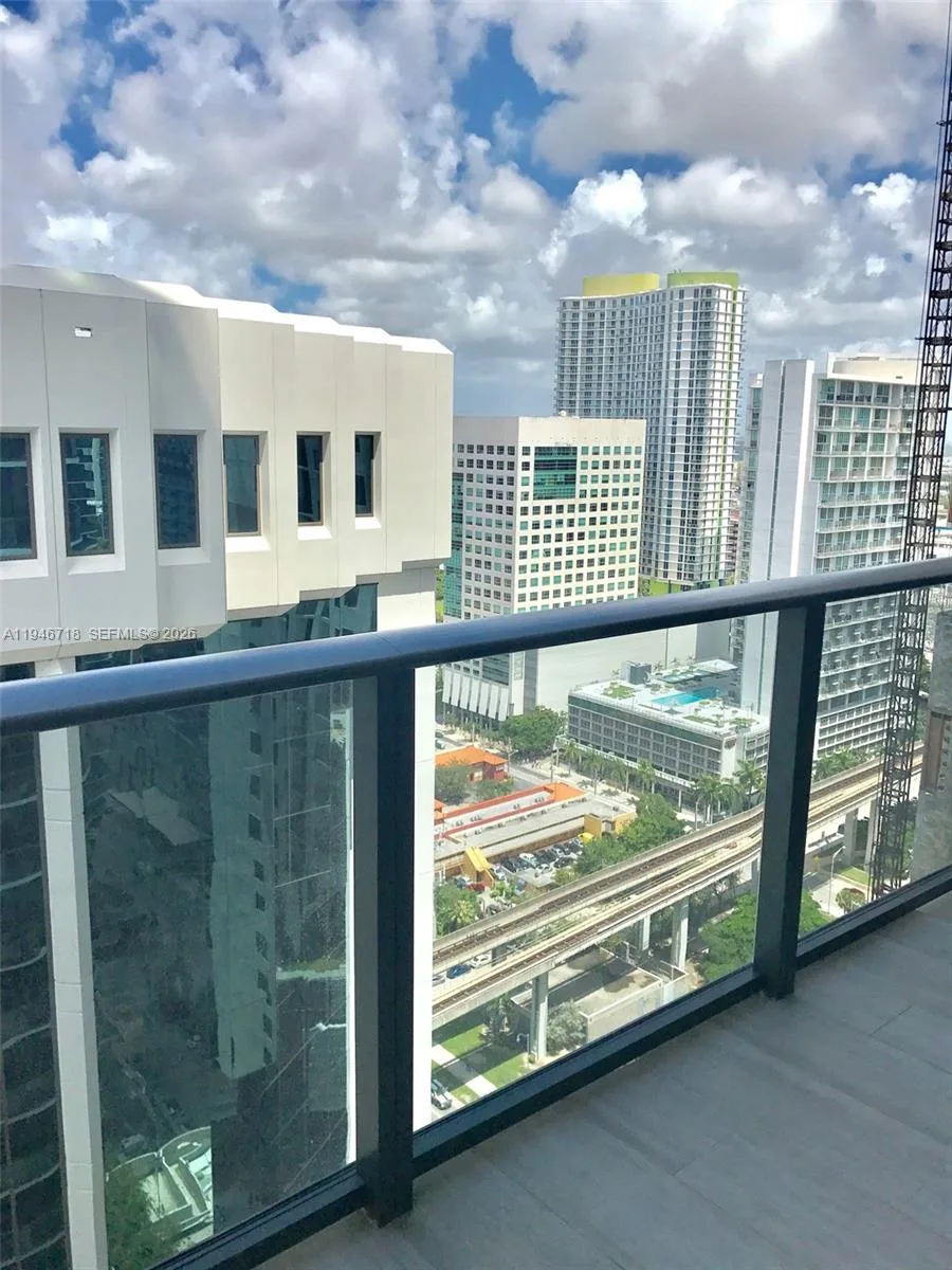 55 SW 9th St # 2807, Miami, FL 33130 photo 13