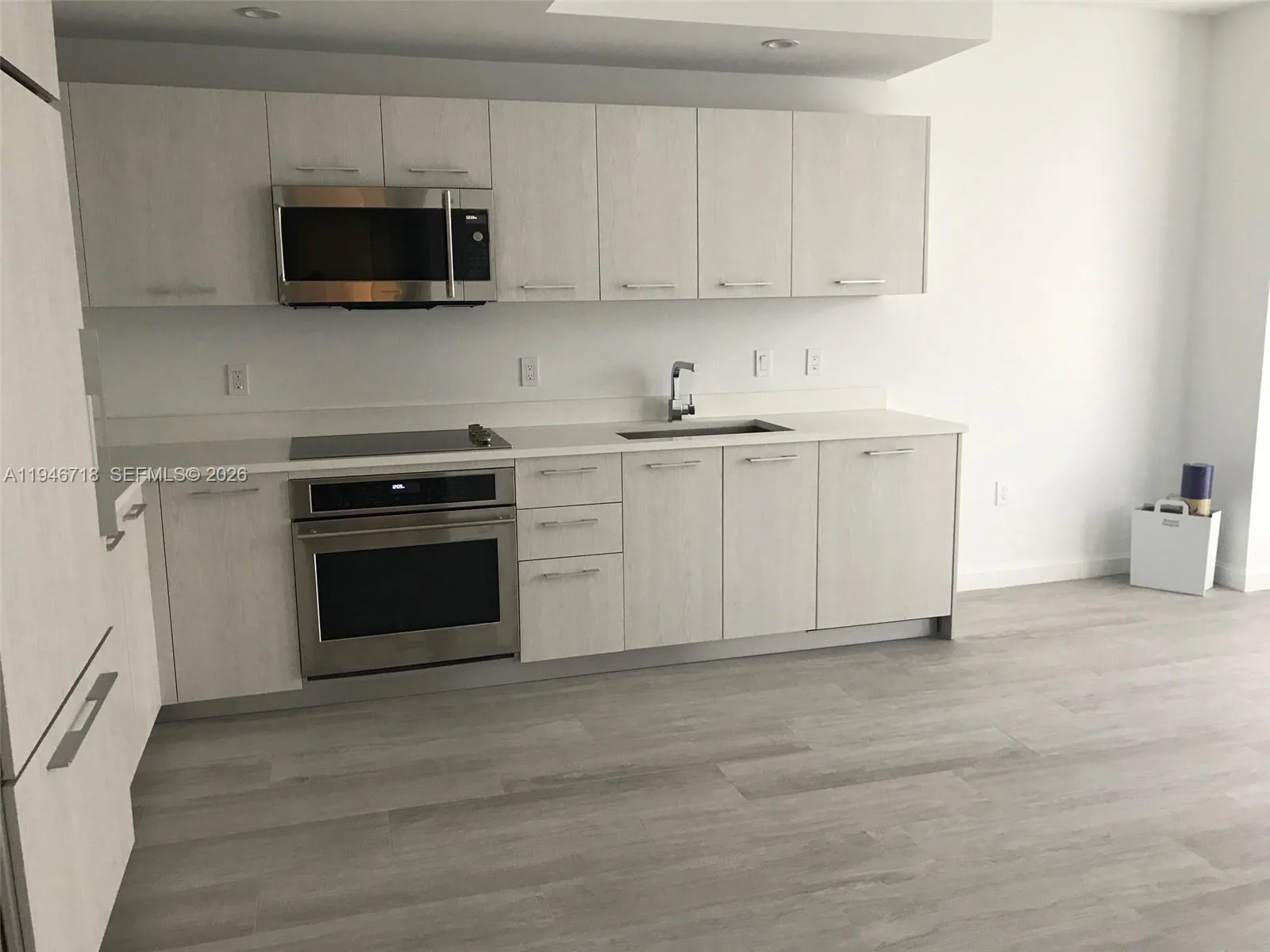 55 SW 9th St # 2807, Miami, FL 33130 photo 5