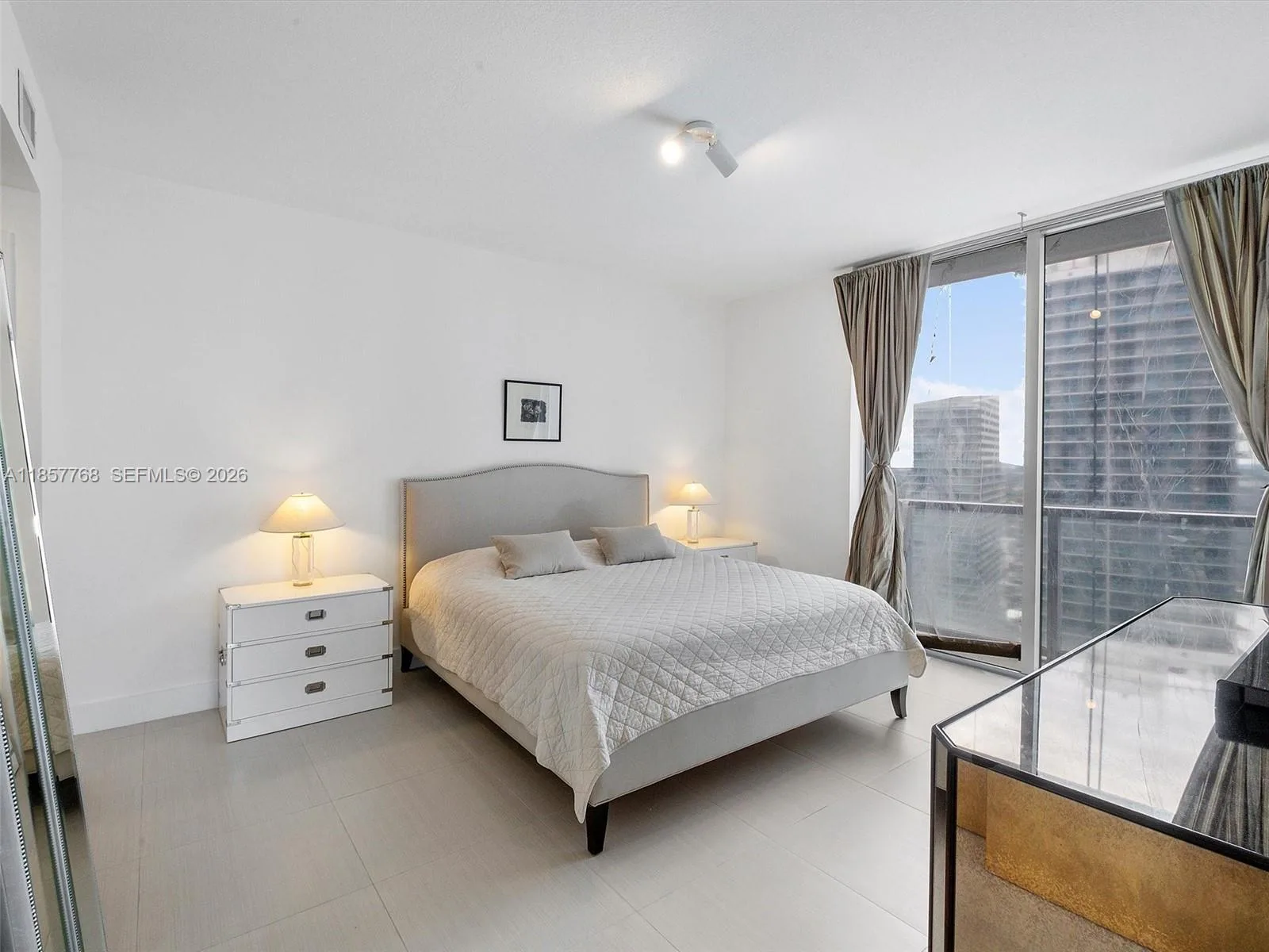 1060 Brickell Ave # 3117, Miami, FL 33131 photo 13